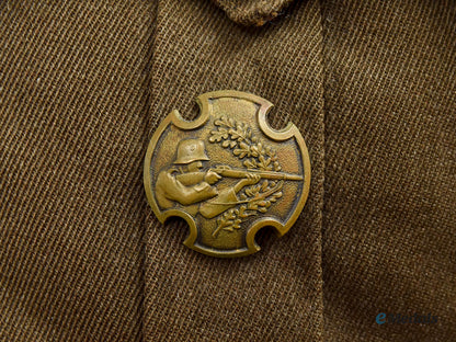 latvia,_republic._a_national_armed_force(_latvijas_nacionālie_bruņotie_spēki)_sergeants_tunic_l22_mnc1105_057_1