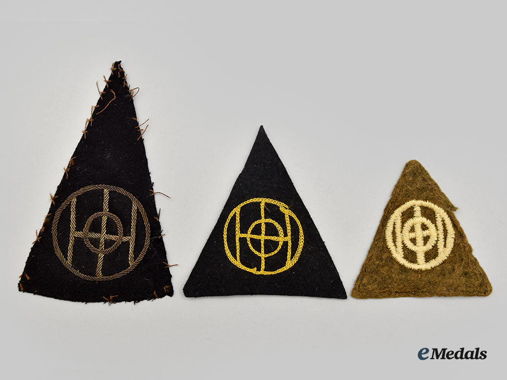 united_states._three_first_war_aef83_nd_infantry_division("_thunderbolt")_patches_l22_mnc1131_012
