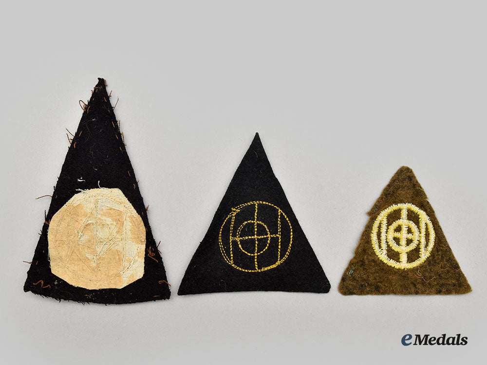 united_states._three_first_war_aef83_nd_infantry_division("_thunderbolt")_patches_l22_mnc1133_013