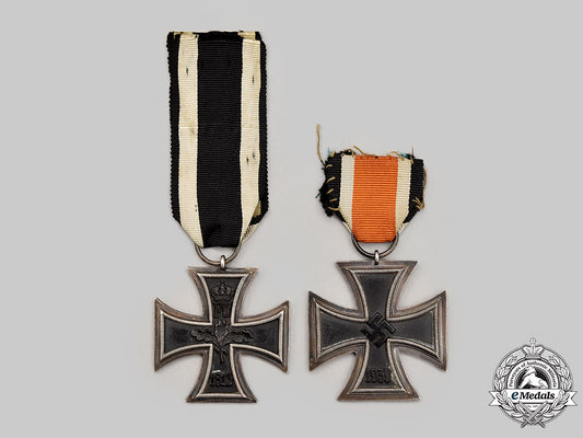 germany._a_pair_of_iron_crosses,_ii_class,1914_and1939_issue_l22_mnc1172_522