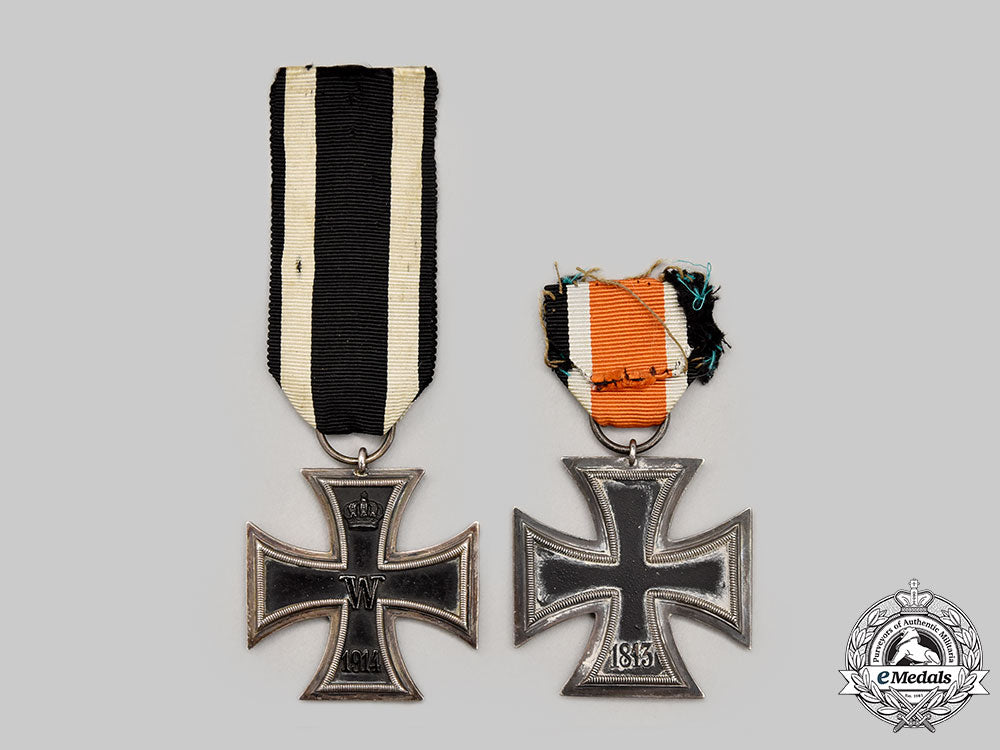 germany._a_pair_of_iron_crosses,_ii_class,1914_and1939_issue_l22_mnc1173_523