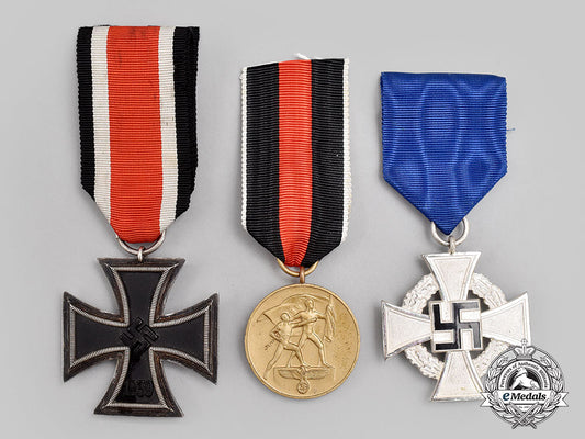 germany,_third_reich._a_mixed_lot_of_decorations_l22_mnc1195_851