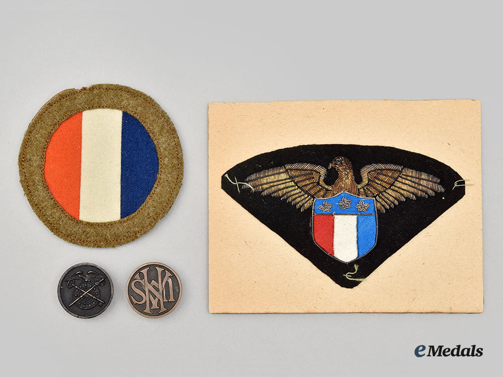 united_states._a_first_war_aef_group_attributed_to_private_edward_o._gibber,_company_d,_central_records_office,_general_headquarters_l22_mnc1205_030