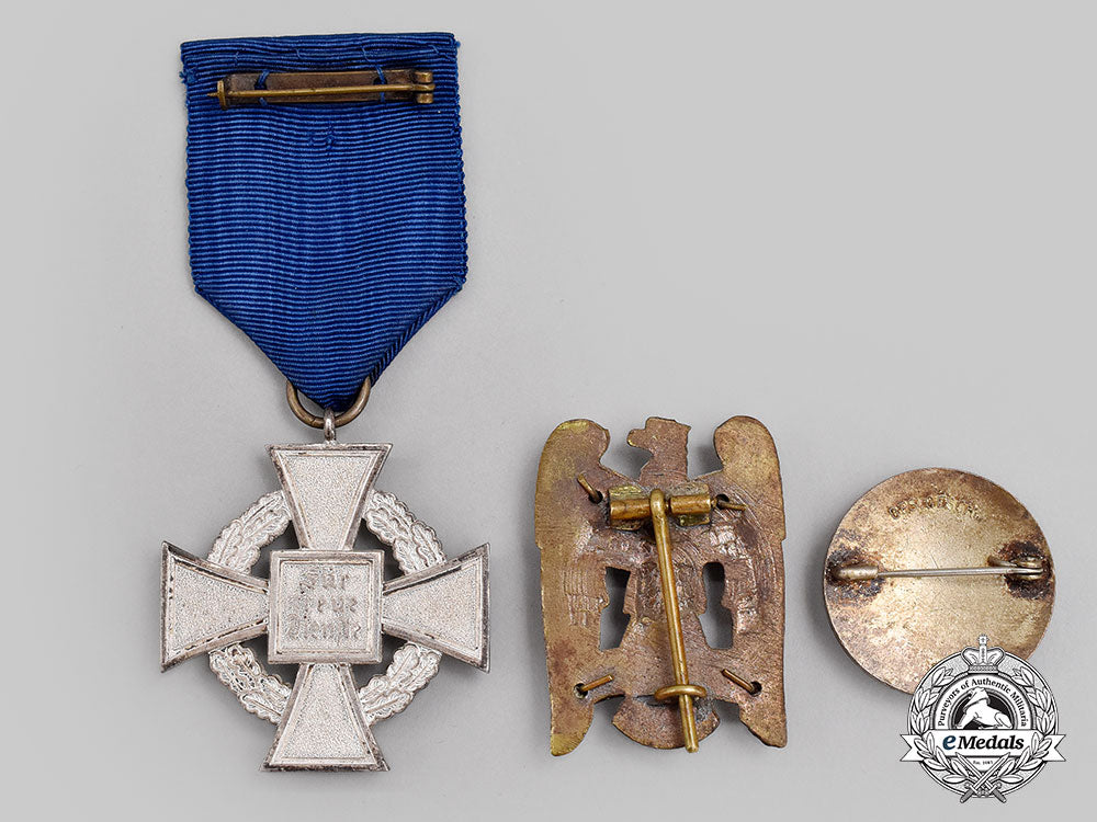 germany._a_mixed_lot_of_decorations_l22_mnc1206_854