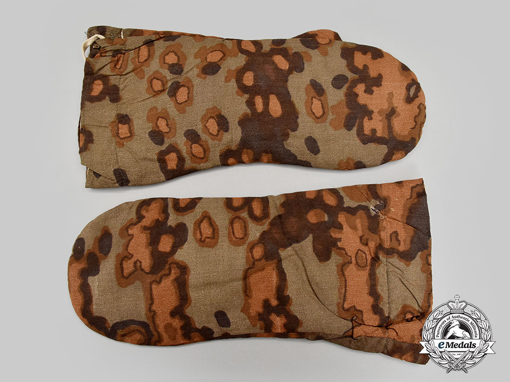 germany,_ss._a_matching_set_of_oak_leaf_b_camouflage_reversible_mittens_l22_mnc1282_609_1