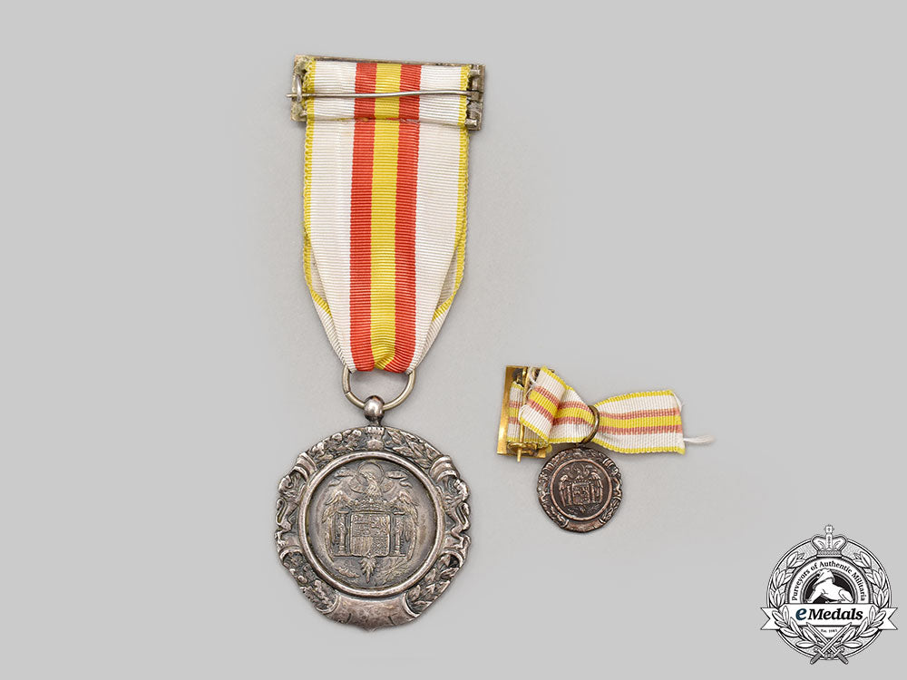 spain,_franco_period._a_military_merit_medal,_c.1936_l22_mnc1324_610_1_1