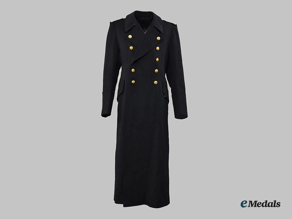 germany,_kriegsmarine._a_greatcoat_belonging_to_u-_boat_ace_and_knight’s_cross_recipient_helmut_witte_l22_mnc1366_251_1