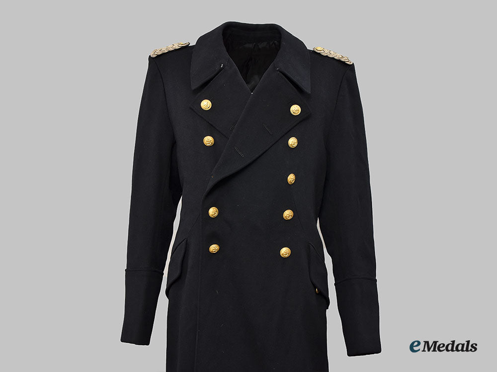 germany,_kriegsmarine._a_greatcoat_belonging_to_u-_boat_ace_and_knight’s_cross_recipient_helmut_witte_l22_mnc1373_256_1
