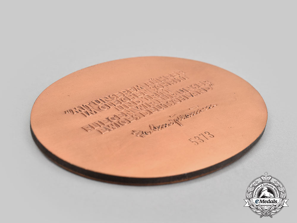 germany,_nsfk._a1938_germany_flight_day_commemorative_table_medal,_with_case_l22_mnc1409_689