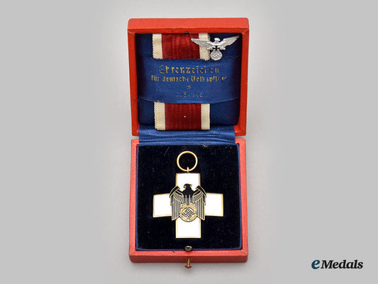 germany,_third_reich._a_social_welfare_decoration,_iii_class_with_case,_by_gebrüder_godet_l22_mnc1500_341