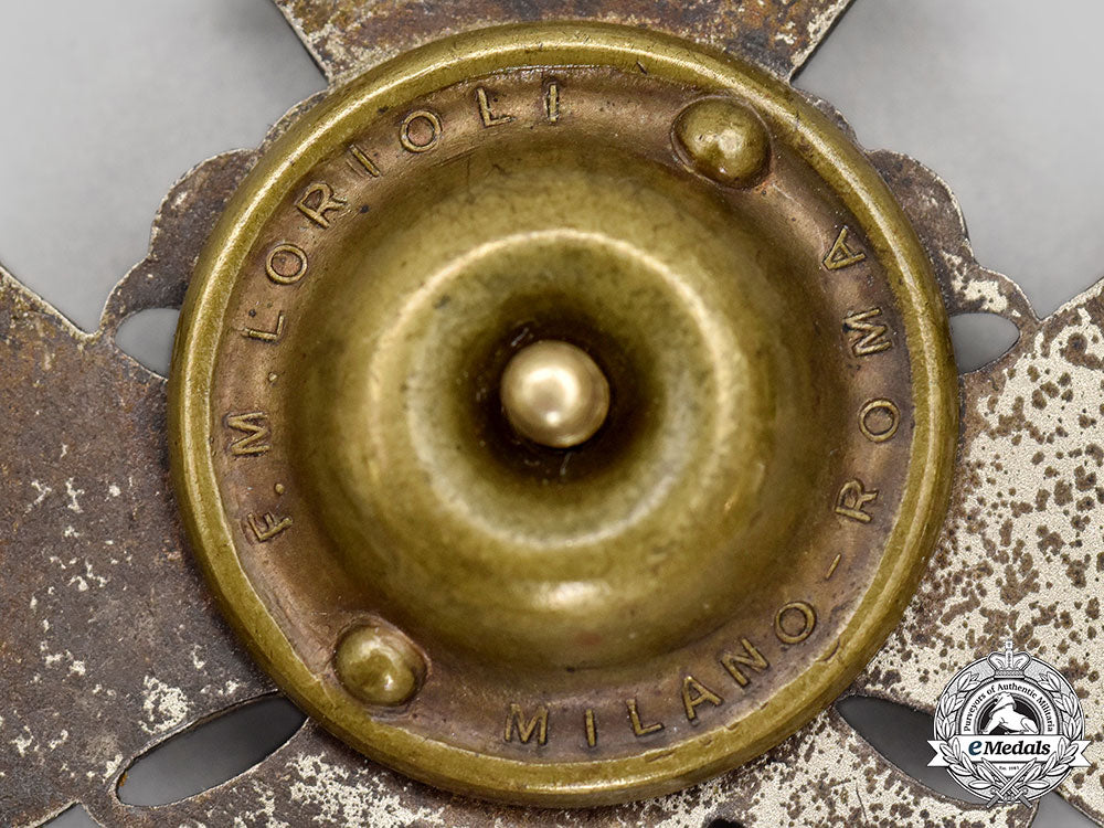 poland,_republic._two_infantry_division_badges_l22_mnc1504_680_1