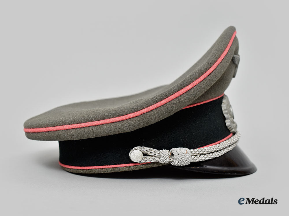 germany,_heer._an_armoured_officer’s_visor_cap_l22_mnc1508_113