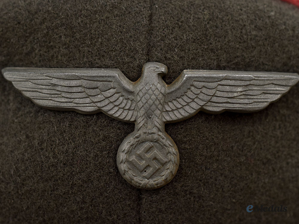 germany,_heer._an_armoured_officer’s_visor_cap_l22_mnc1511_116