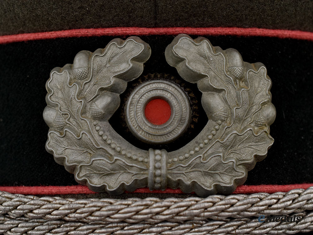 germany,_heer._an_armoured_officer’s_visor_cap_l22_mnc1512_117