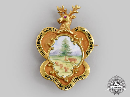 united_states._a_gold_vermont_society_of_colonial_dames,_freedom_and_unity_pin_l22_mnc1529_107
