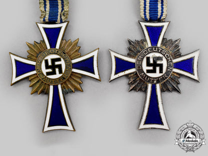 germany,_third_reich._a_pair_of_honour_crosses_of_the_german_mother,_bronze_and_silver_grades_l22_mnc1542_788