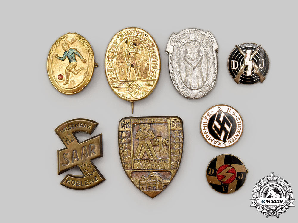 germany,_third_reich._a_mixed_lot_of_badges_l22_mnc1601_667