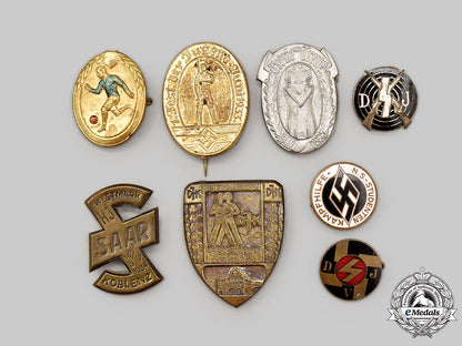 germany,_third_reich._a_mixed_lot_of_badges_l22_mnc1601_667