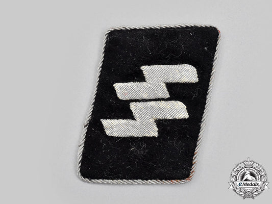 germany,_ss._a_waffen-_ss_officer’s_runic_collar_tab_l22_mnc1609_817