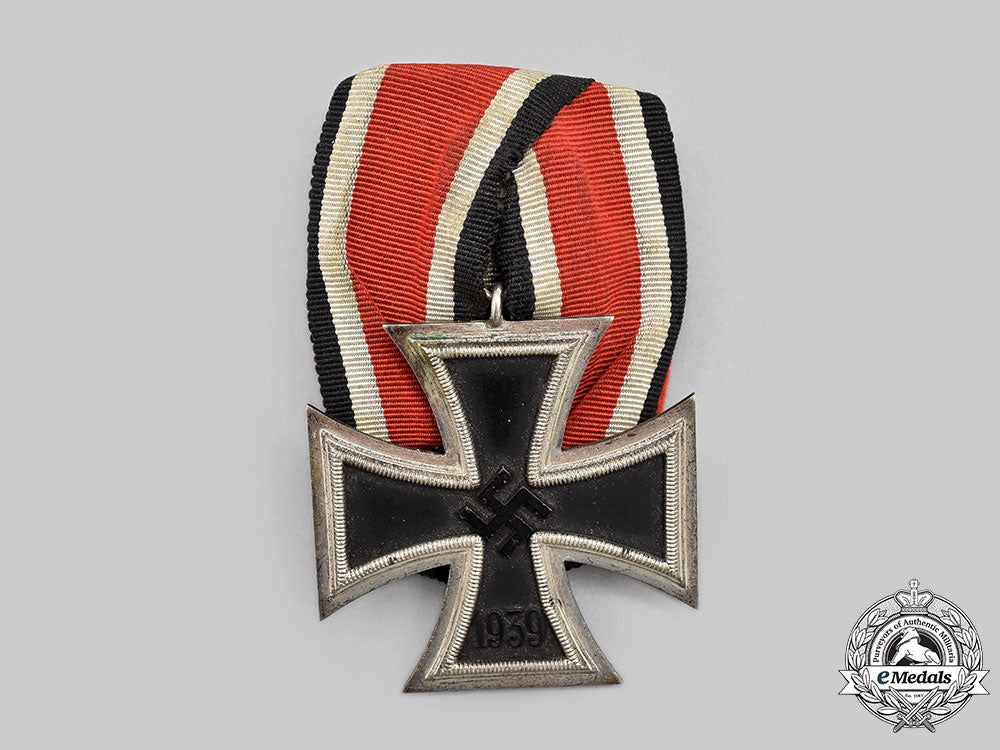 germany,_wehrmacht._a_parade-_mounted1939_iron_cross_ii_class_l22_mnc1615_819