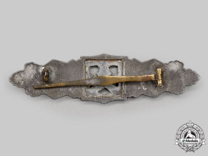 germany,_wehrmacht._a_close_combat_clasp,_silver_grade,_by_friedrich_linden_l22_mnc1639_730_1_1_1_1