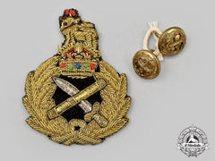 United Kingdom. An Army General Officer's Cap Badge And Buttons