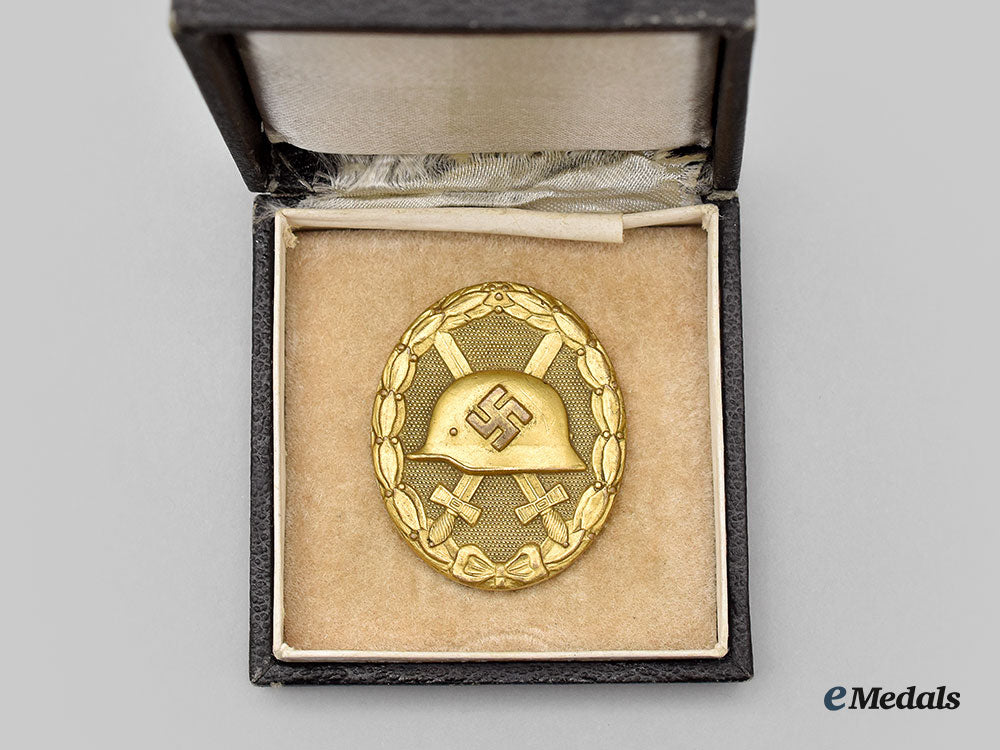germany,_wehrmacht._a_gold_grade_wound_badge,_with_case_l22_mnc1694_208
