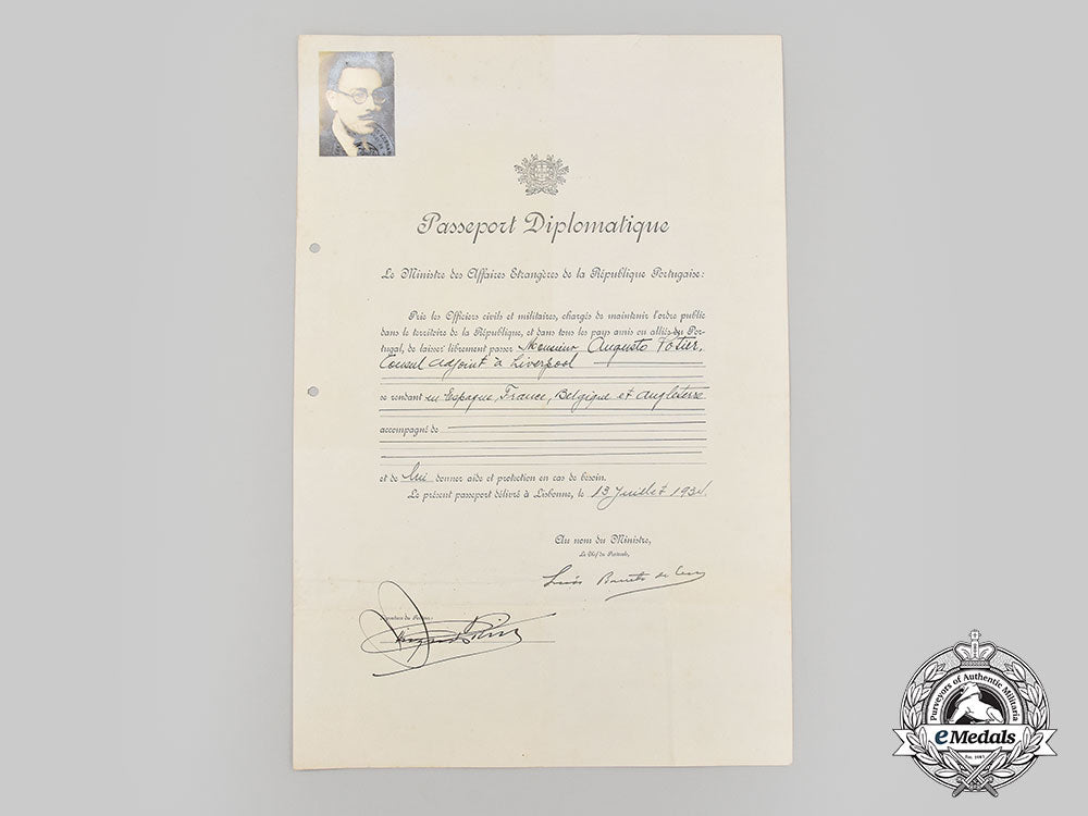 sweden,_kingdom._an_order_of_the_north_star,_grand_cross_by_carlman_to_ambassador_augusto_potier,_c.1960_l22_mnc1729_848_1_1_1_1