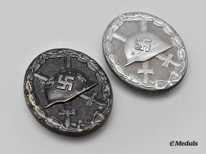 germany,_wehrmacht._a_pair_of_wound_badges_l22_mnc1762_250