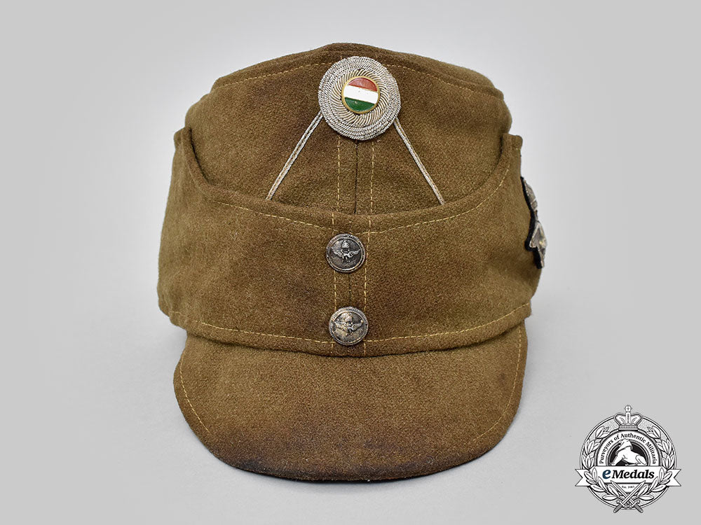 hungary,_regency._an_air_force_nco's_tunic&_cap_l22_mnc1784_872