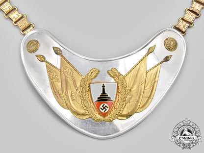 germany,_nsrkb._a_national_socialist_reich_warriors_association_league-_kyffhäuser_flag_bearer’s_gorget,_with_case_l22_mnc1791_901_1_1
