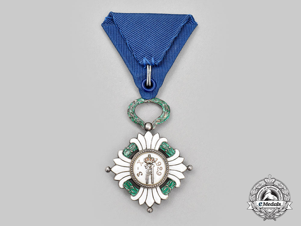 yugoslavia,_kingdom._an_order_of_the_yugoslav_crown,_v_class_knight,_type_ii_with_laurel_wreath,_c.1945_l22_mnc1822_912_1_1