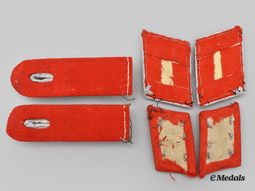 germany,_luftwaffe._a_mixed_lot_of_uniform_insignia_l22_mnc1829_278_1