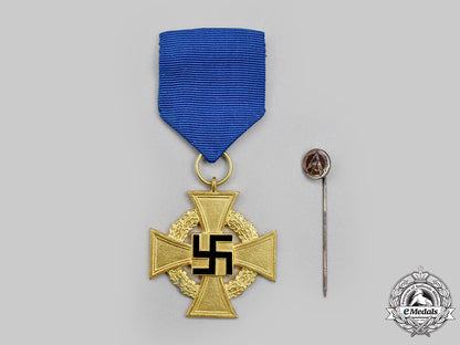 germany,_third_reich._pair_of_decorations_l22_mnc1849_926