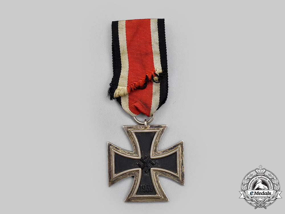 germany,_wehrmacht._a1939_iron_cross_ii_class,_by_arbeitsgemeinschaft_hanau_l22_mnc1887_948