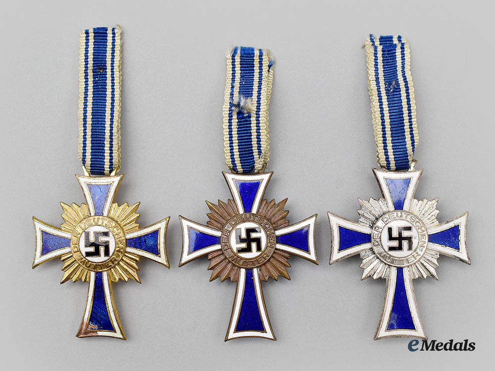 germany,_third_reich._a_lot_of_honour_crosses_of_the_german_mother,_all_grades_l22_mnc1912_302_1