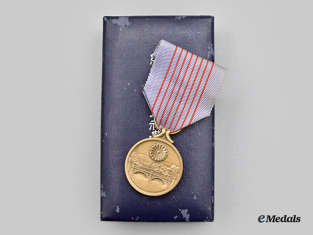 japan,_empire._a2600_th_national_anniversary_medal1940,_cased_with_award_document_l22_mnc1927_353_1