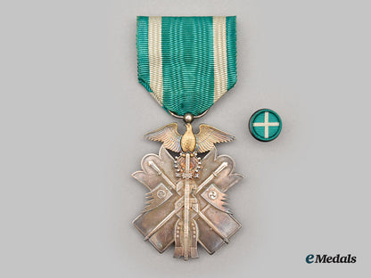 japan,_empire._a_lot_of_three_orders_of_the_golden_kite,_vii_class_silver_badge_l22_mnc1928_534