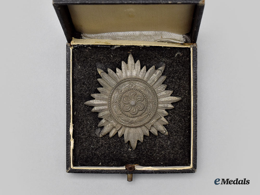 germany,_wehrmacht._an_eastern_peoples_bravery_decoration,_i_class_gold_grade_with_case_l22_mnc1934_313