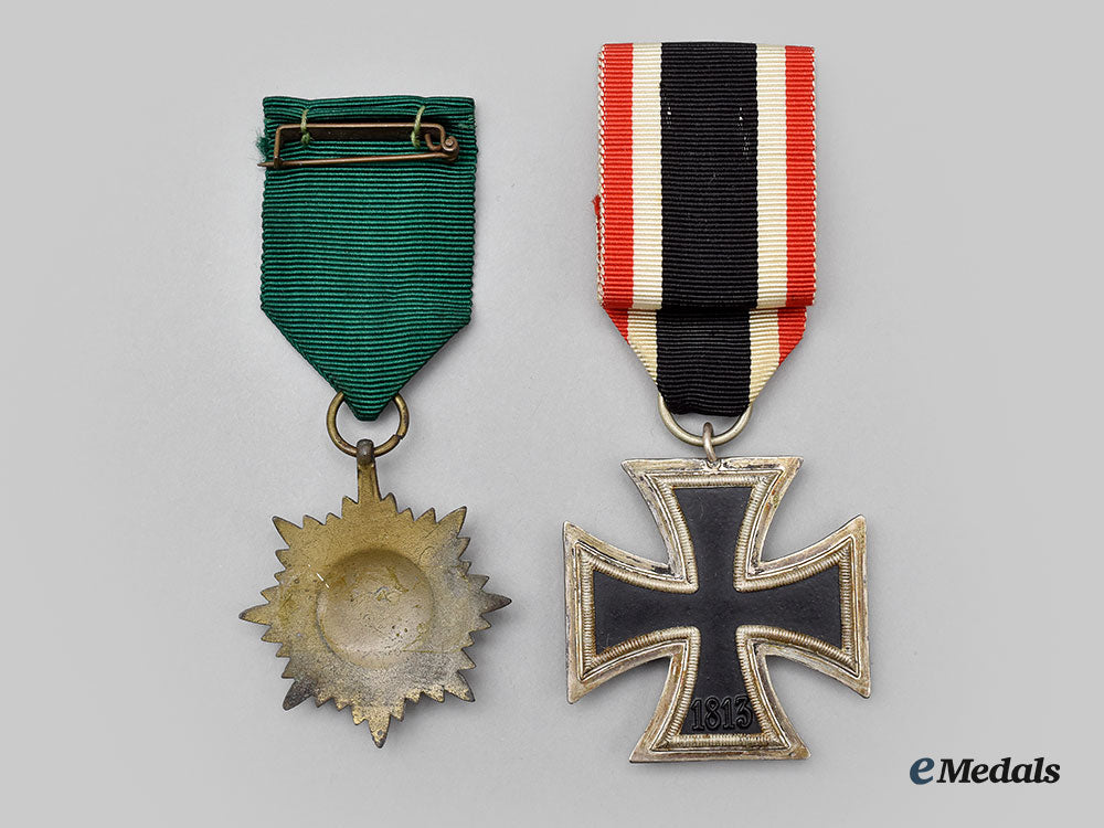 germany,_wehrmacht._a_pair_of_service_decorations_l22_mnc1952_324