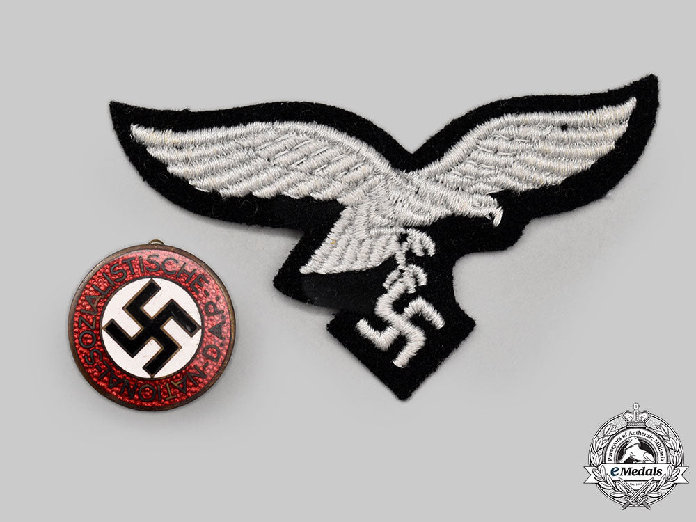 germany,_third_reich._a_pair_of_insignia_l22_mnc1954_878