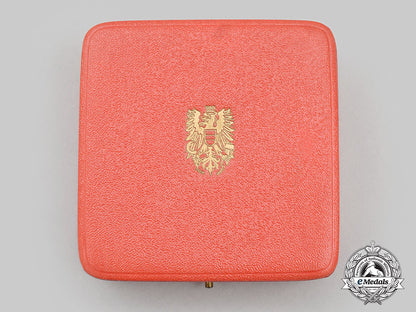 austria,_republic._austria,_republic._an_honour_badge_for_merit_of_the_republic_of_austria,_class8_l22_mnc1958_969