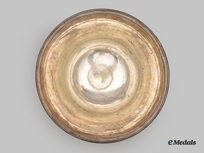 canada,_commonwealth._a_large_silver_decorative_bowl_to_mr&_mrs._russ_cornell,_by_georg_jensen_l22_mnc1959_582_1