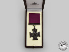 United Kingdom. Limited Edition Replica Victoria Cross By Hancocks & Co. Of London, Number 419 Of 1352