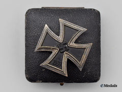 Germany, Wehrmacht. A 1939 Iron Cross I Class, With Case, By Rudolf Souval