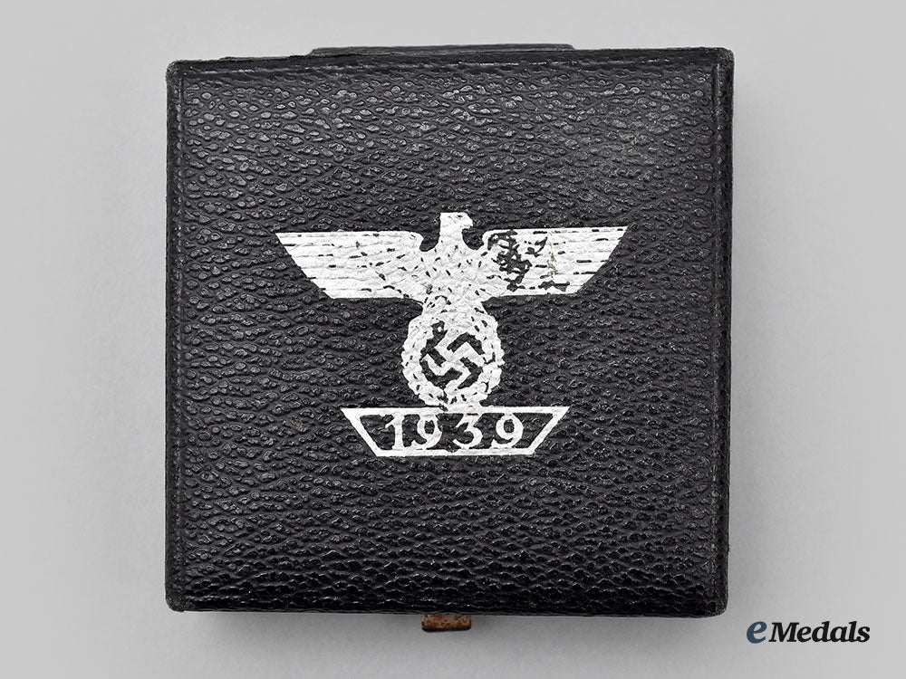 germany,_wehrmacht._a1939_clasp_to_the_iron_cross_i_class,_type_ii_with_case,_by_b.h._mayer_l22_mnc1972_336