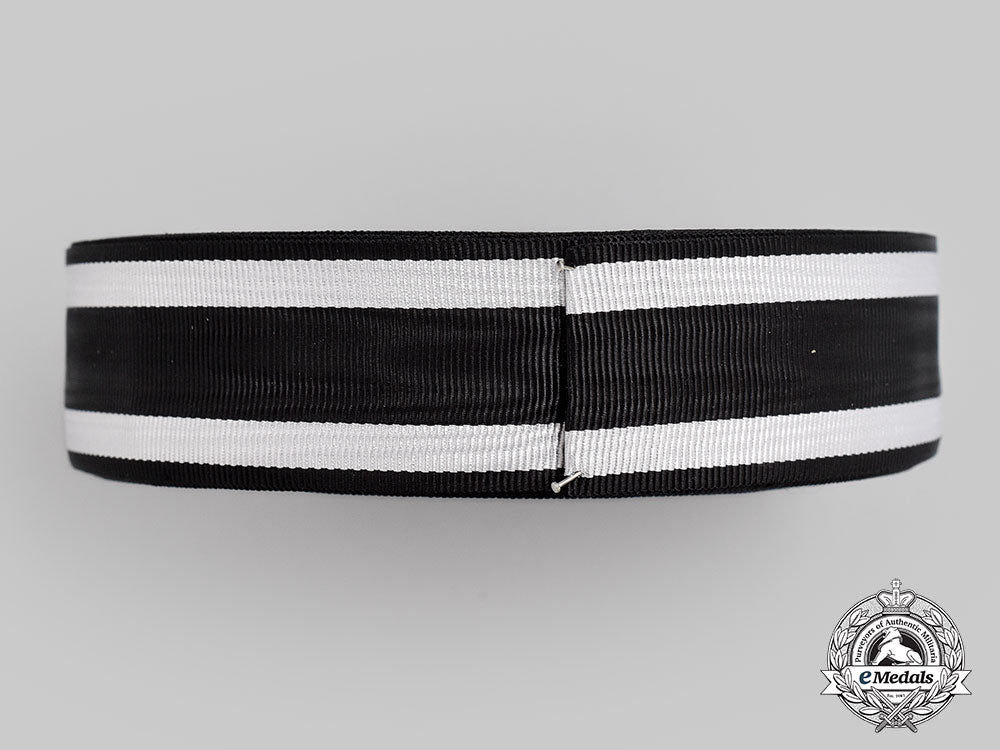 germany,_imperial._a_mint_and_unissued_roll_of_postwar1914_iron_cross_ii_class_replacement_ribbon_l22_mnc2008_011