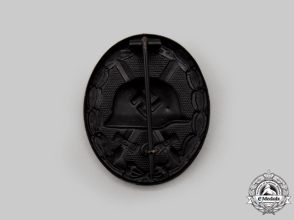 germany,_wehrmacht._a_mint_black_grade_wound_badge,_with_case_l22_mnc2008a_730_1