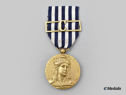 portugal,_republic._a_medal_for_military_valour,_type_vi,_i_class_gold_grade_l22_mnc2020_355_1