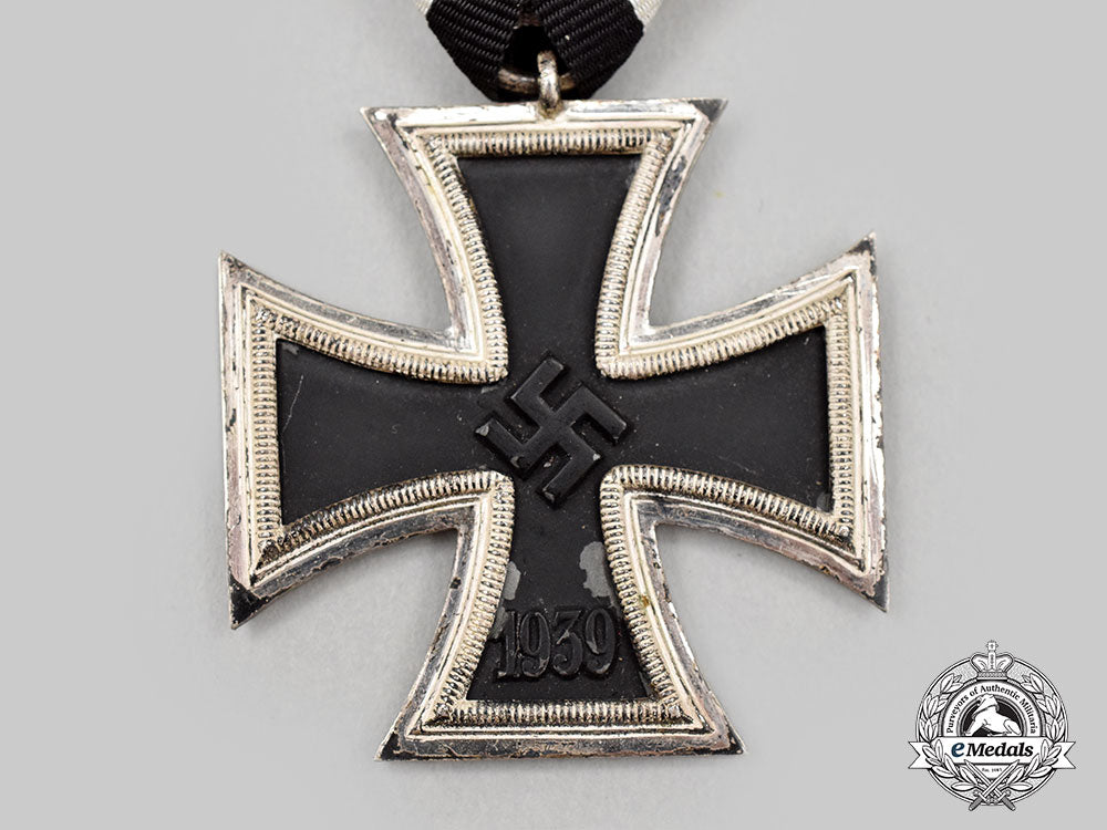 germany,_wehrmacht._a1939_iron_cross_ii_class,_zink_core_example,_by_paulmann&_crone_l22_mnc2051_015